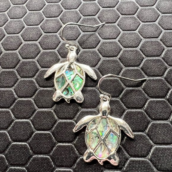 Turtle Earrings with Green Abalone Stones 18K White Gold Plated - Picture 1 of 1
